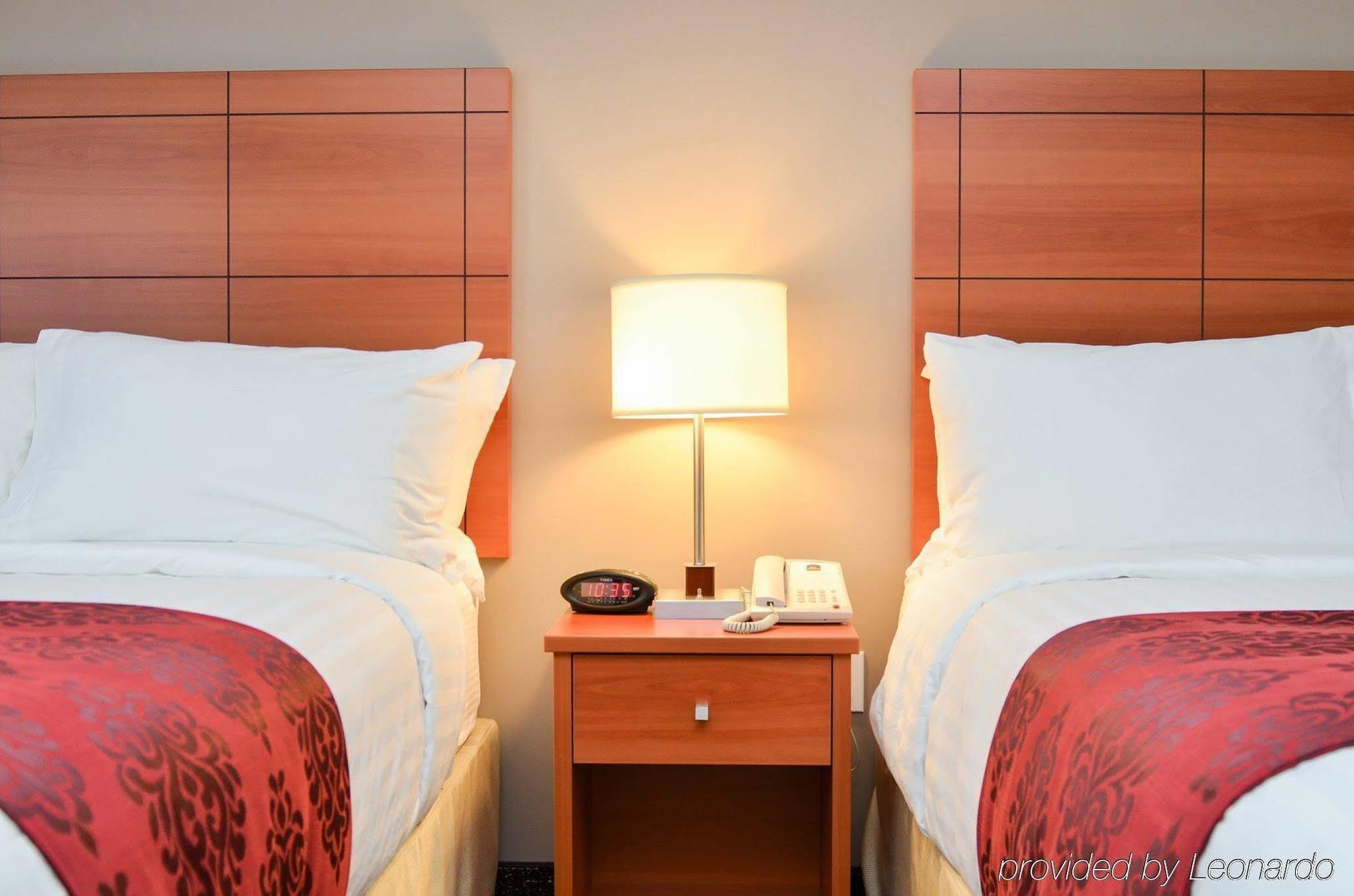 Best Western Thompson Bagian luar foto